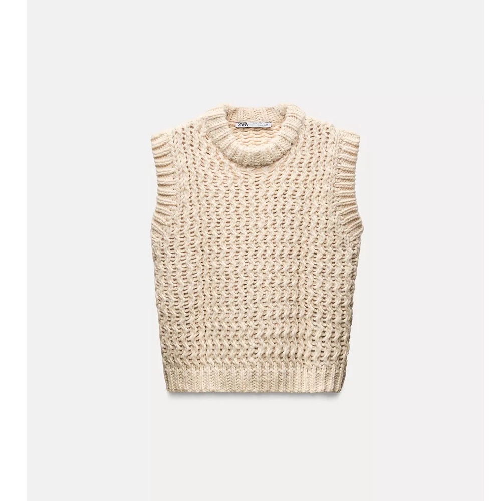 Zara Textured Knit Sweater Vest NWT. Soft absolutely stunning. Size Large❣️